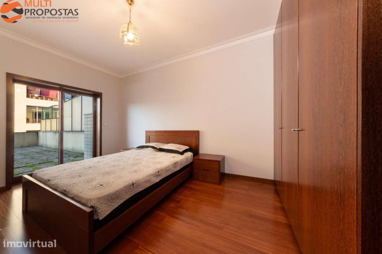 T1 C/ TERRAÇO MOBILADO- SÃO LÁZARO - Grande imagem: 5/10