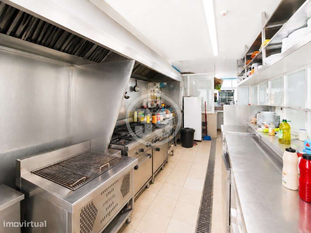 Restaurante/Loja para Venda nas Ferreiras - Excelente Localização e...-14