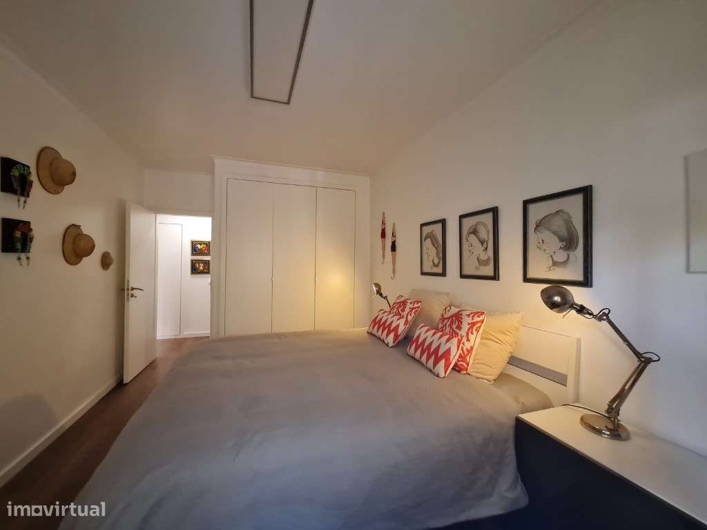 Vende-se T2 com ótima vista de mar-19