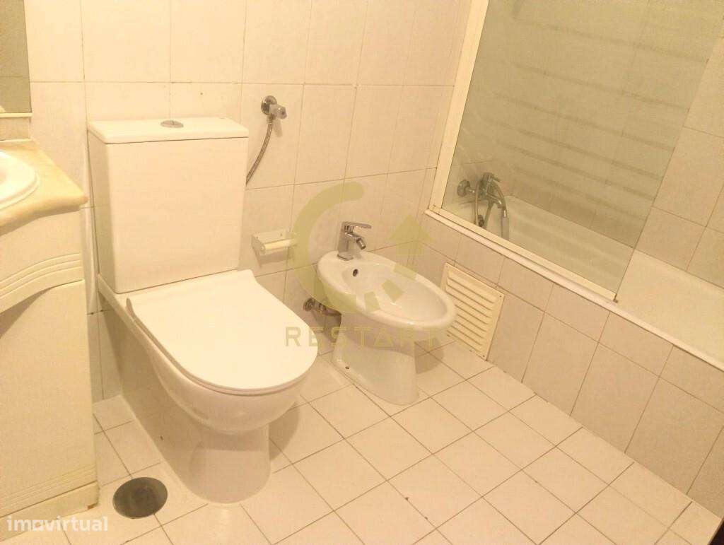 Apartamento T1 com Potencial de Modernização – Matosinhos-16