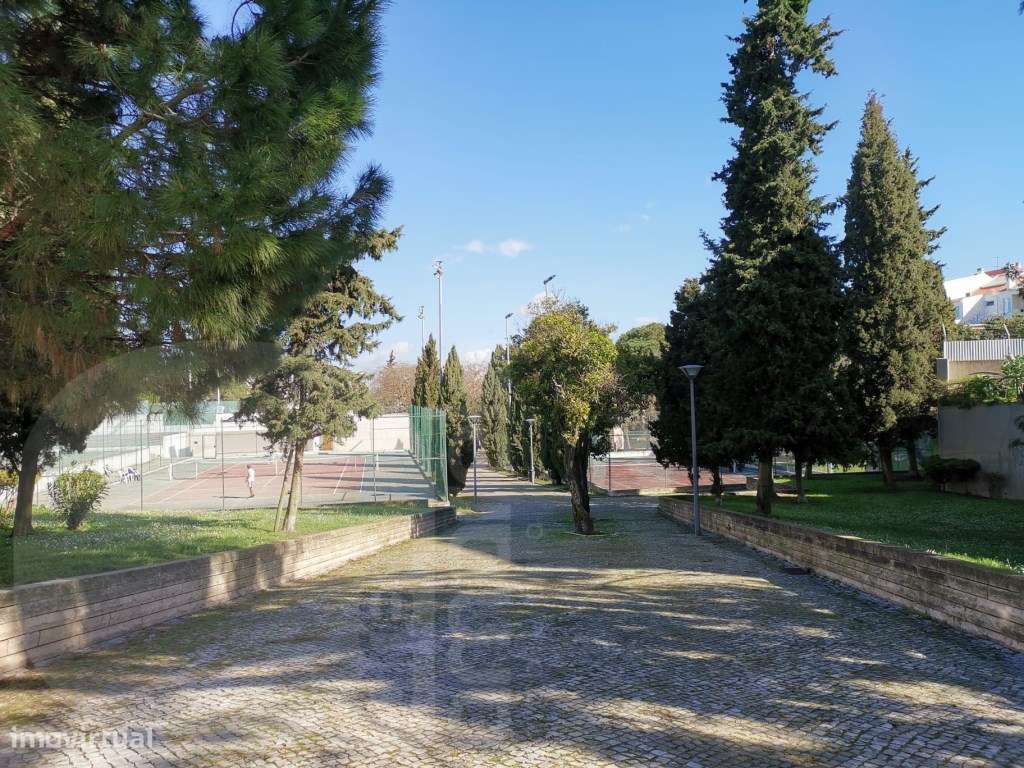 Apartamento T3 remodelado no Feijó - Grande imagem: 4/18