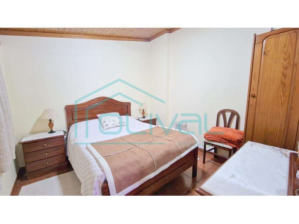 Espaço Comercial com armazéns-18