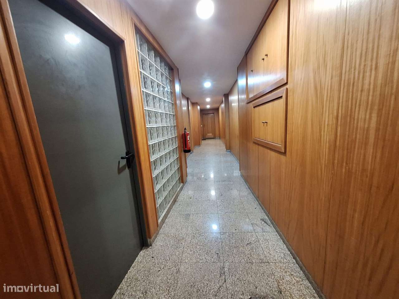 Apartamento T2  com 2 L garagem no Centro Leça da Palmeira-6