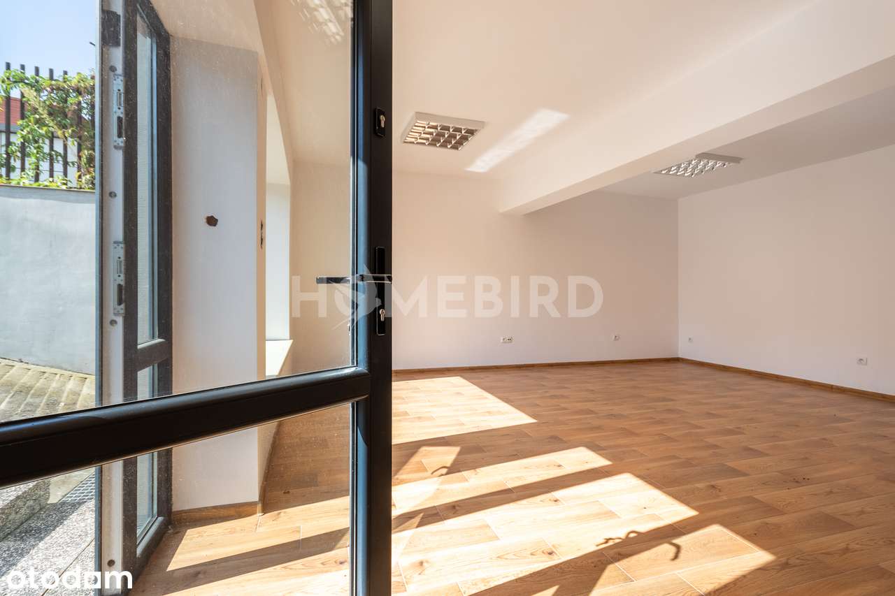 Funkcjonalny lokal usługowy z komfortowym mieszkaniem-19