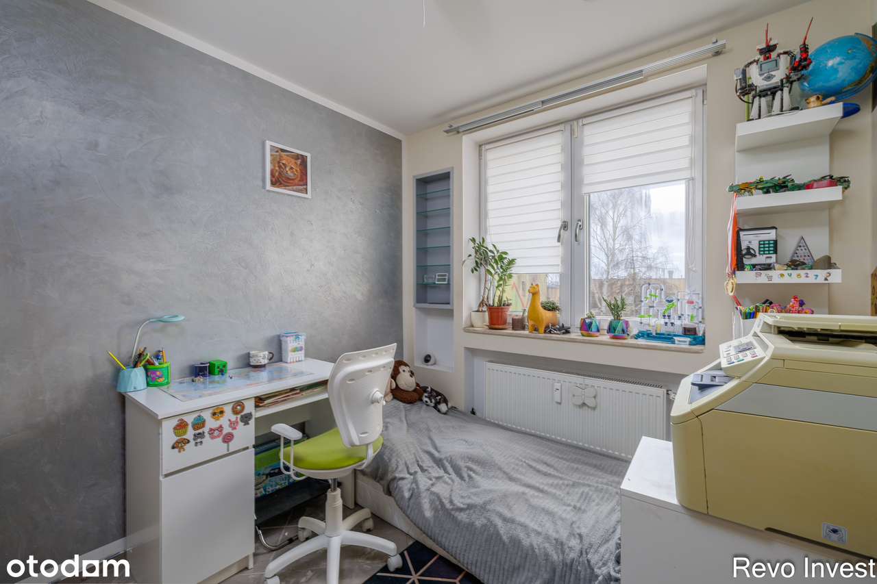 4-pokojowe, dobrze doświetlone mieszkanie wraz z  balkonem-17