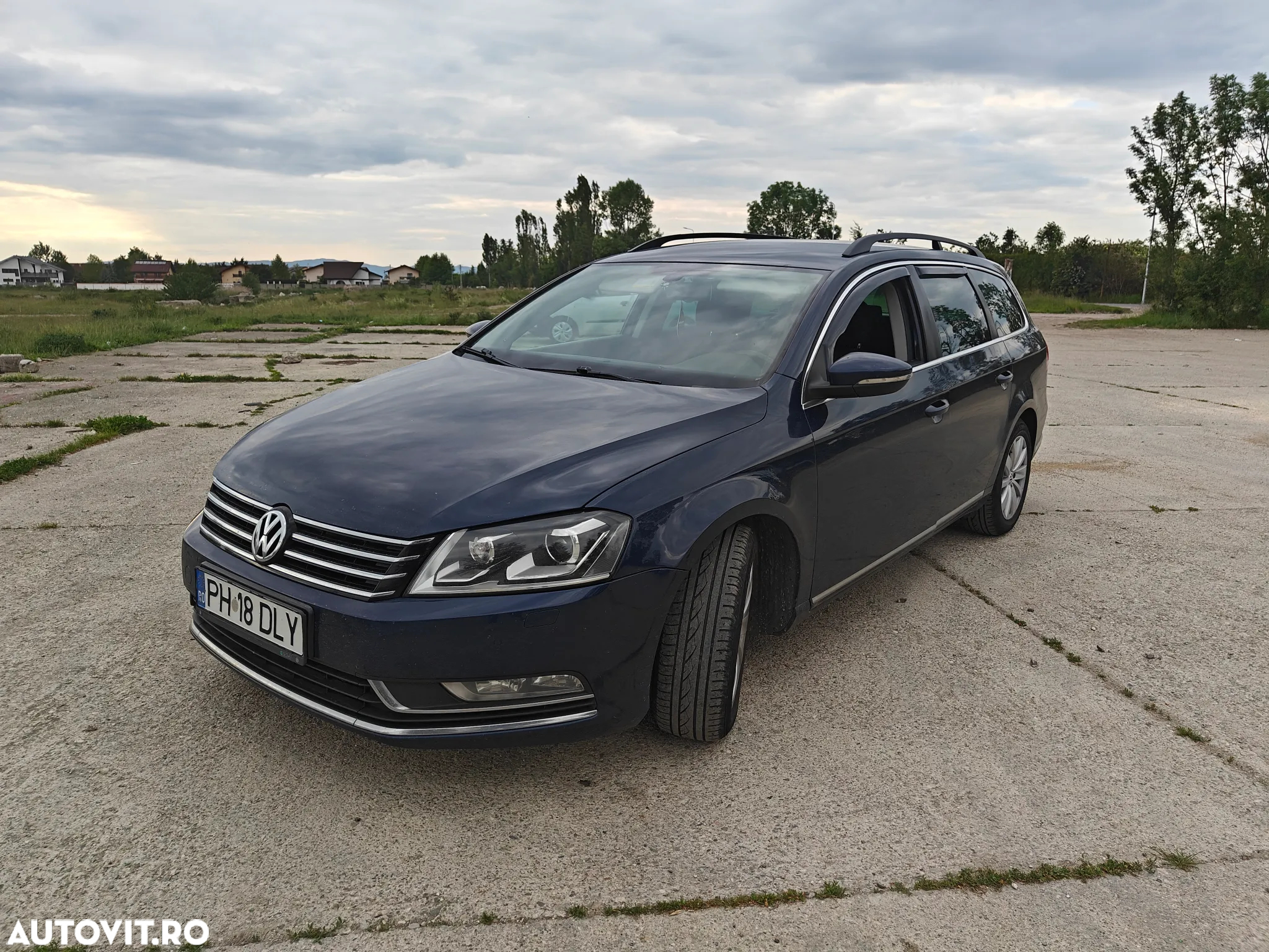 Volkswagen Passat Variant 2.0 TDI BlueMotion Technology DSG Trendline - 2