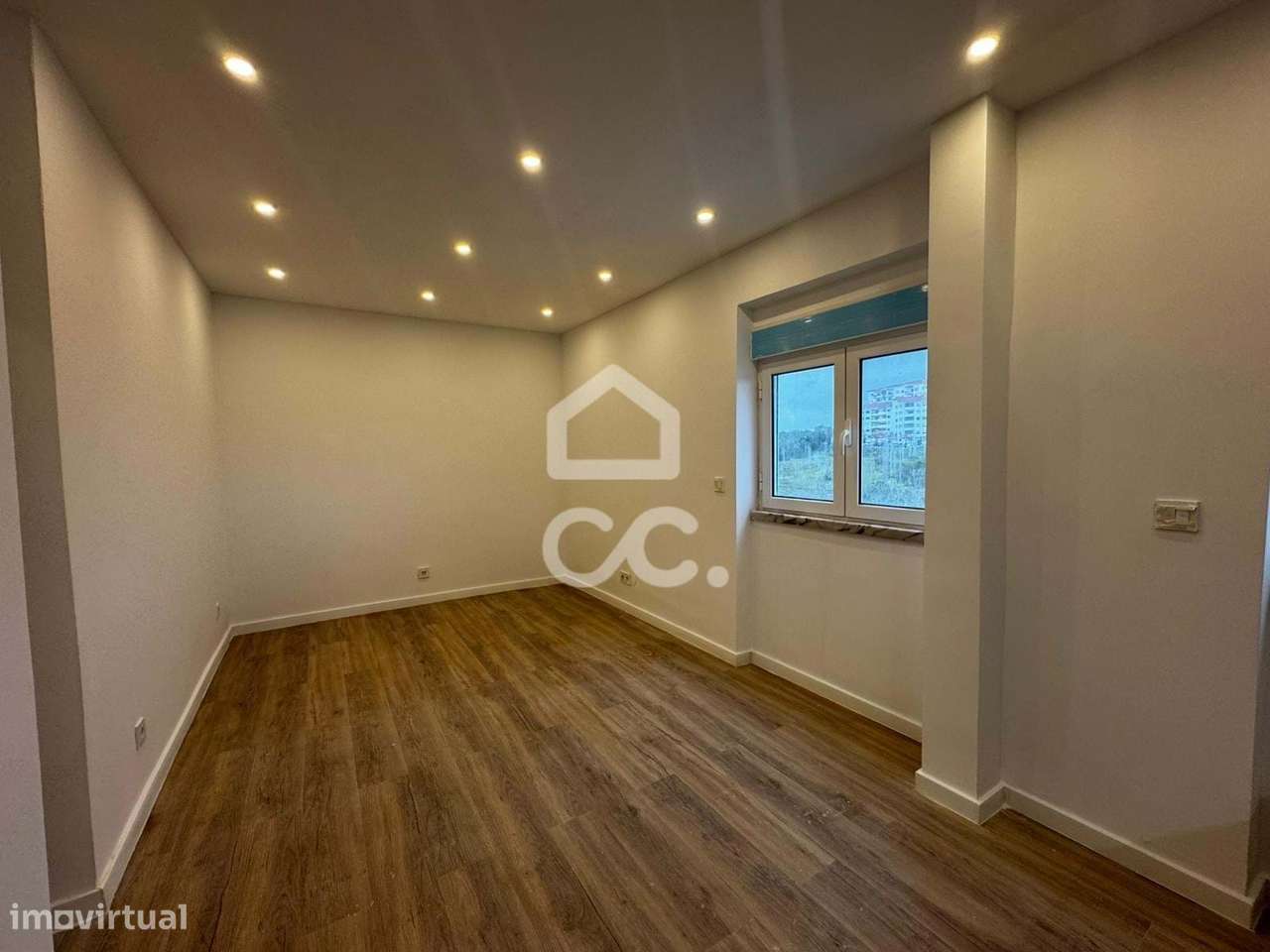 Apartamento T1, todo remodelado, em Porto Salvo - Oeiras - Lisboa. - Grande imagem: 4/16