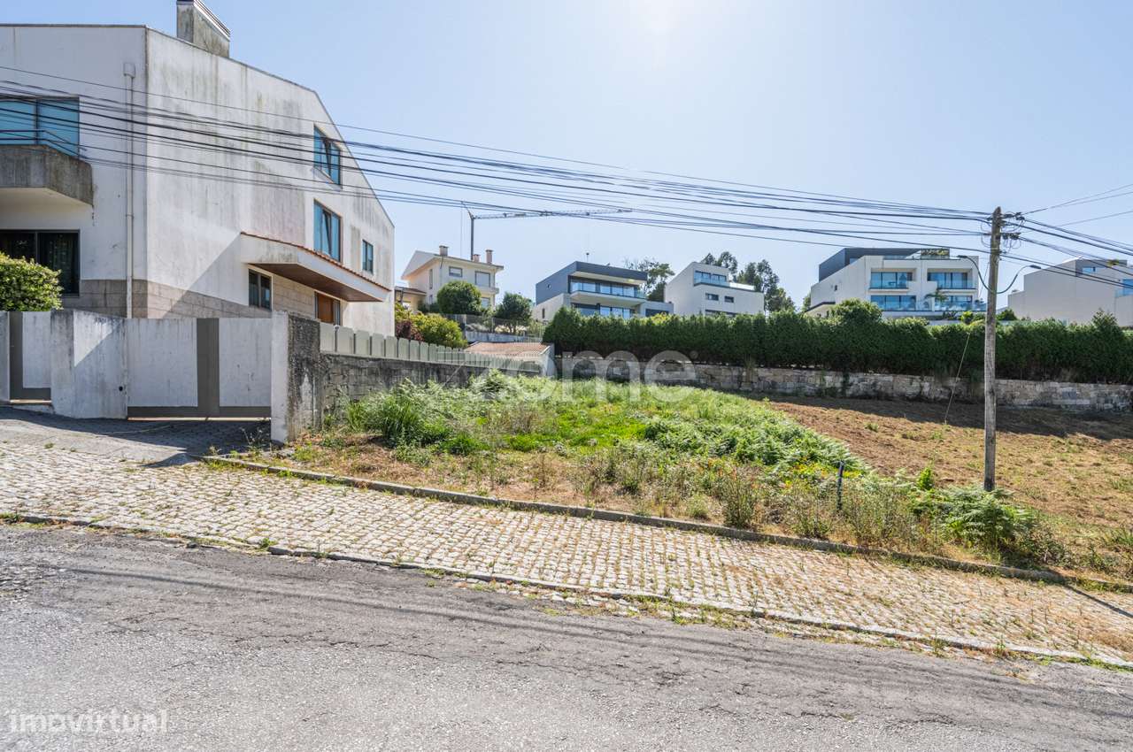 Lote de Terreno para construção em Canidelo a 600m da Praia - Grande imagem: 2/20