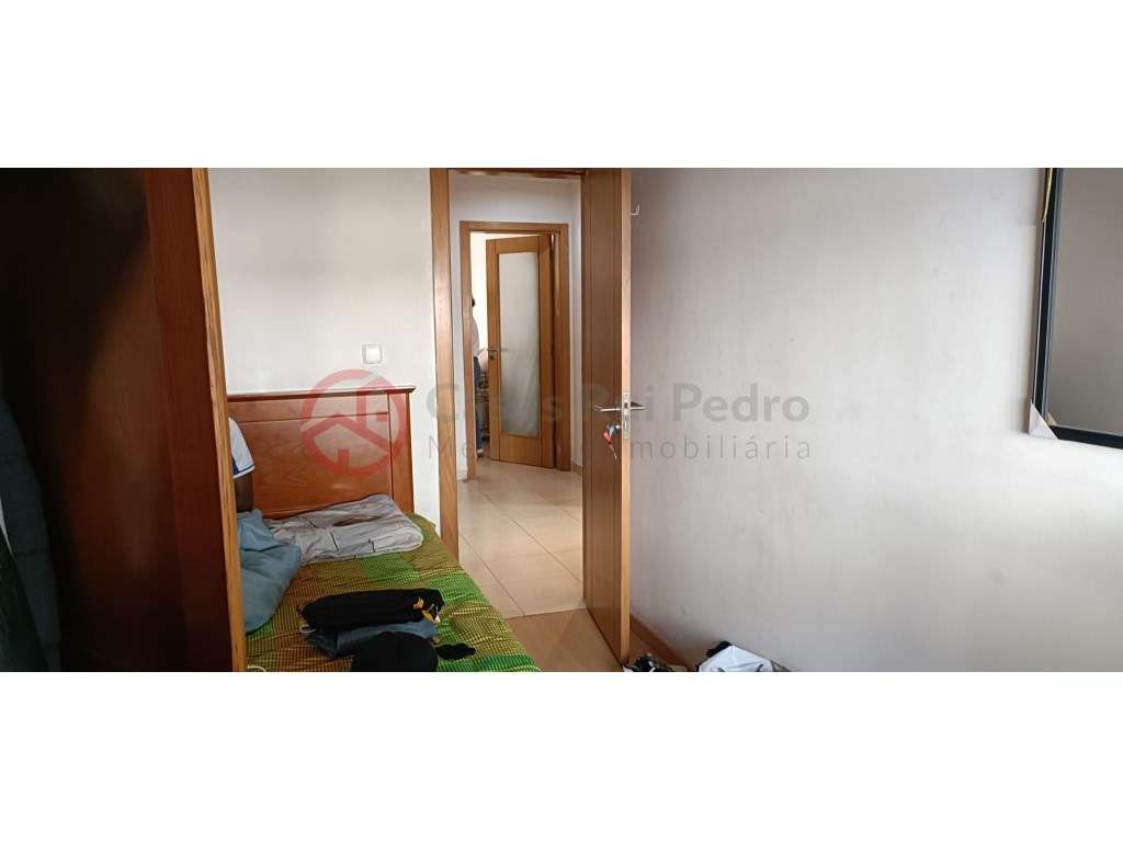 Excelente Apartamento T2 em Corroios-11