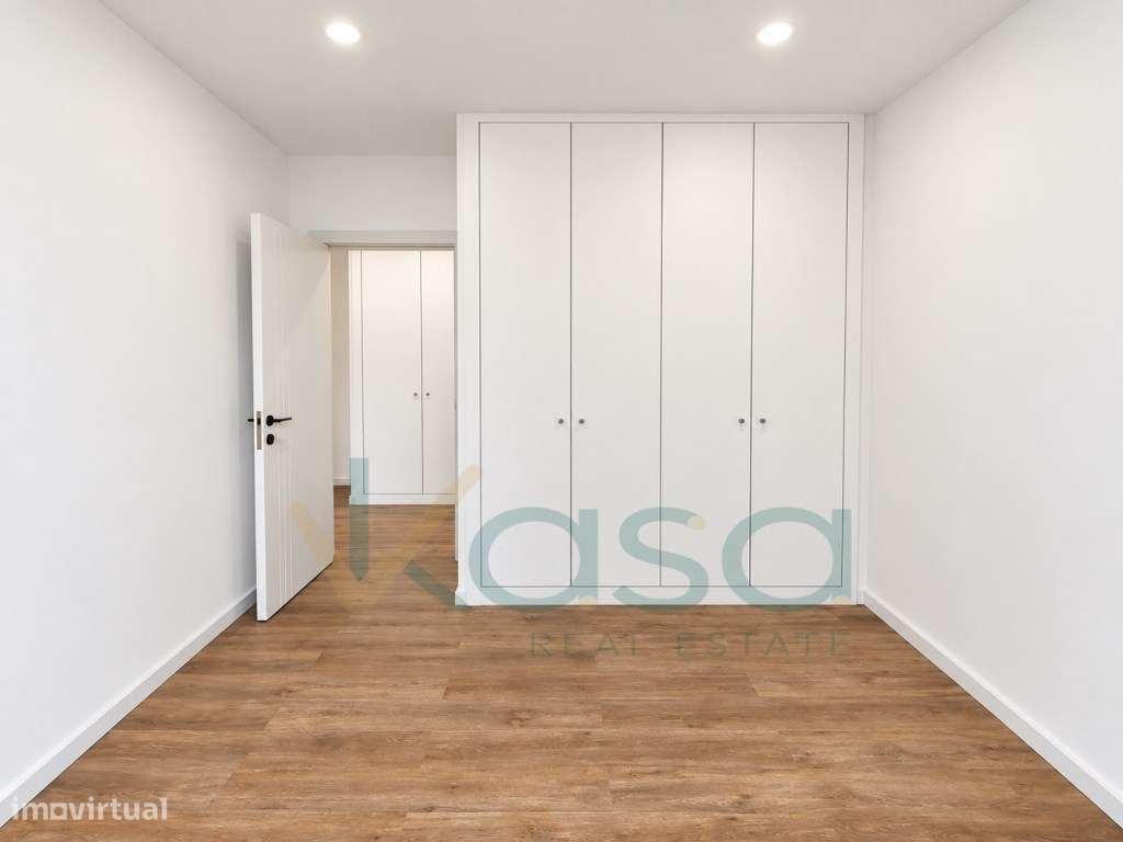 T2 totalmente remodelado e equipado no Lavradio | 83 m² | 265.500 €-11