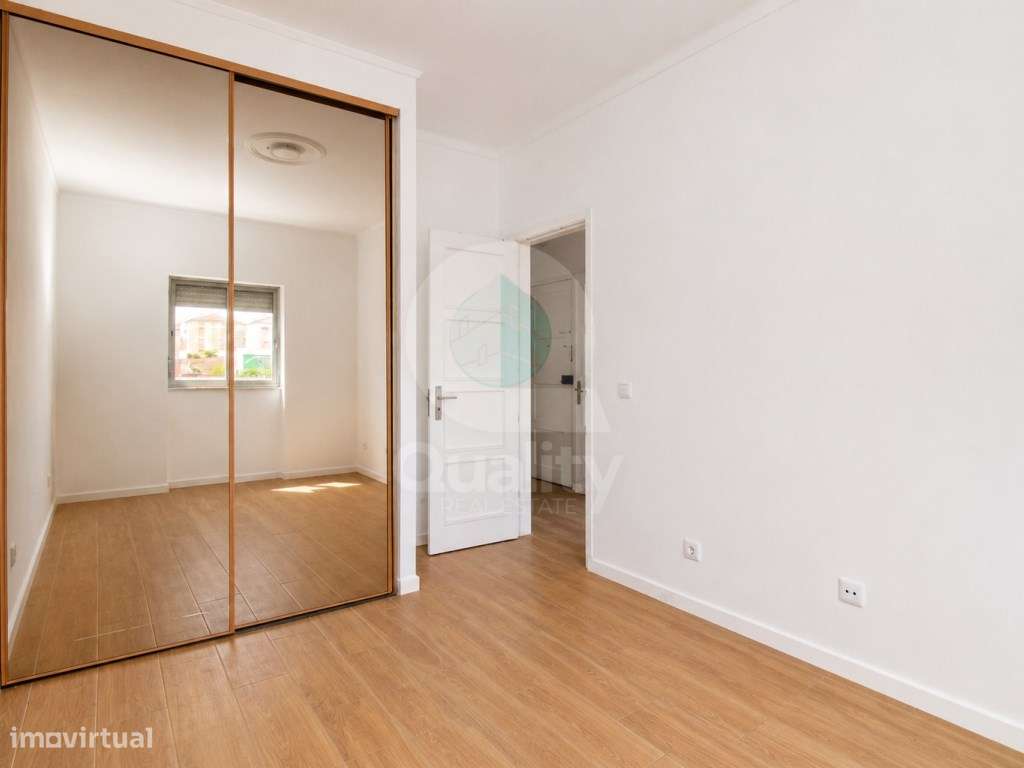 T1+1 Remodelado com Varanda e aproveitamento Sótão - Baixa da Banheira-14