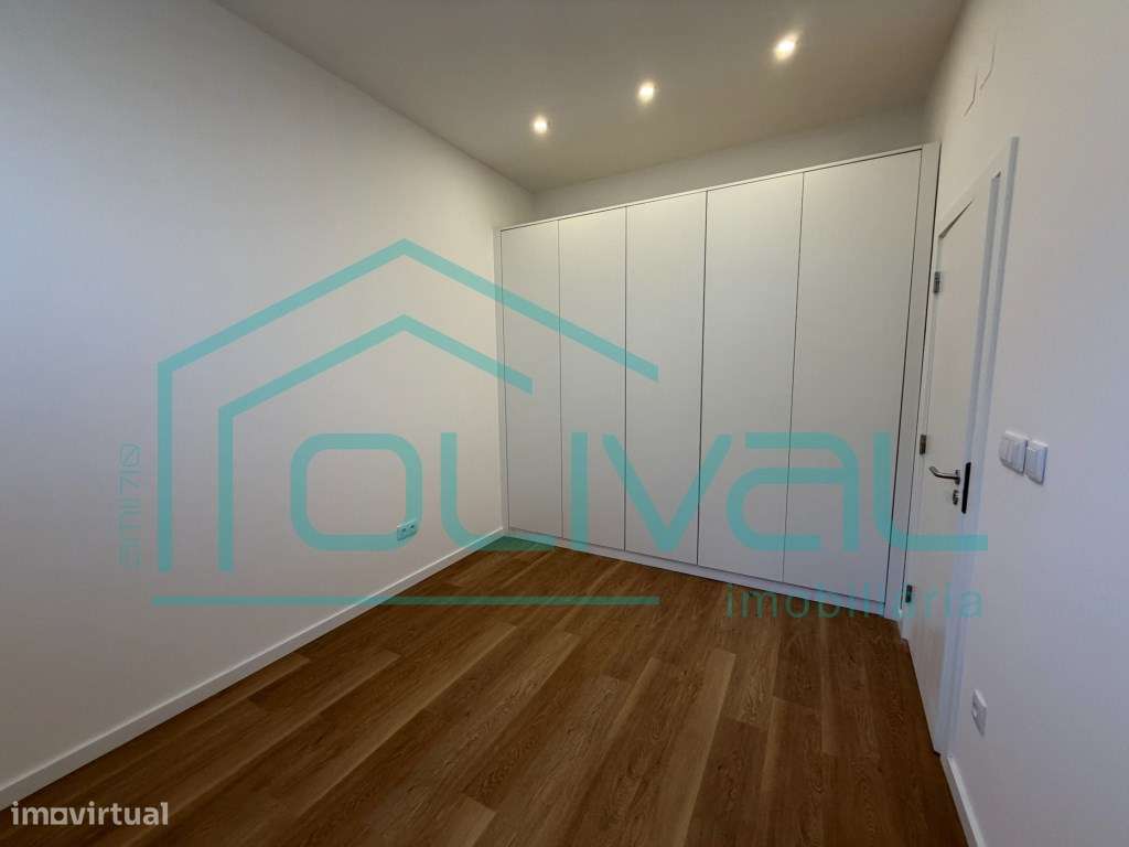 Loja destinada a comercio transformada habitação tipologia T3-6