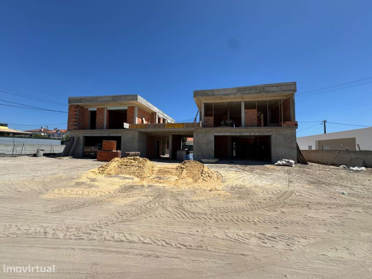 Nova Moradia T4 com Piscina na Vila de Azeitão-42