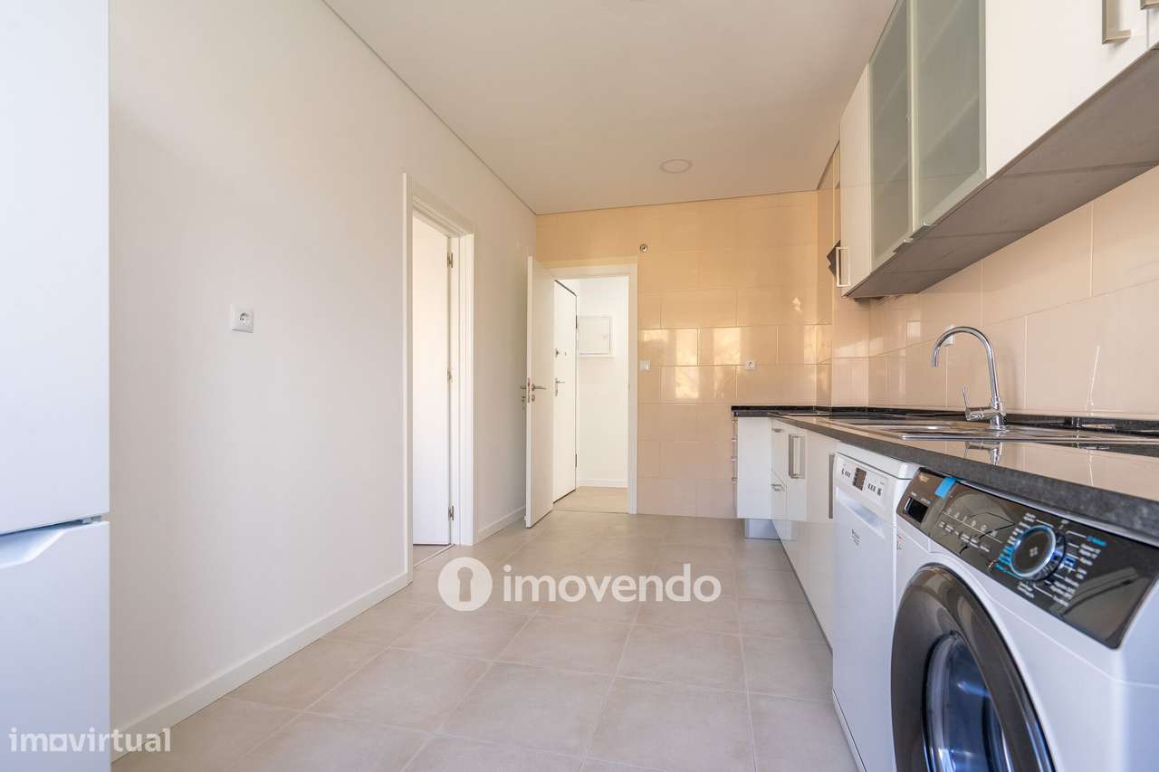 Apartamento T3 remodelado, com cozinha equipada, na Serra das Minas-9