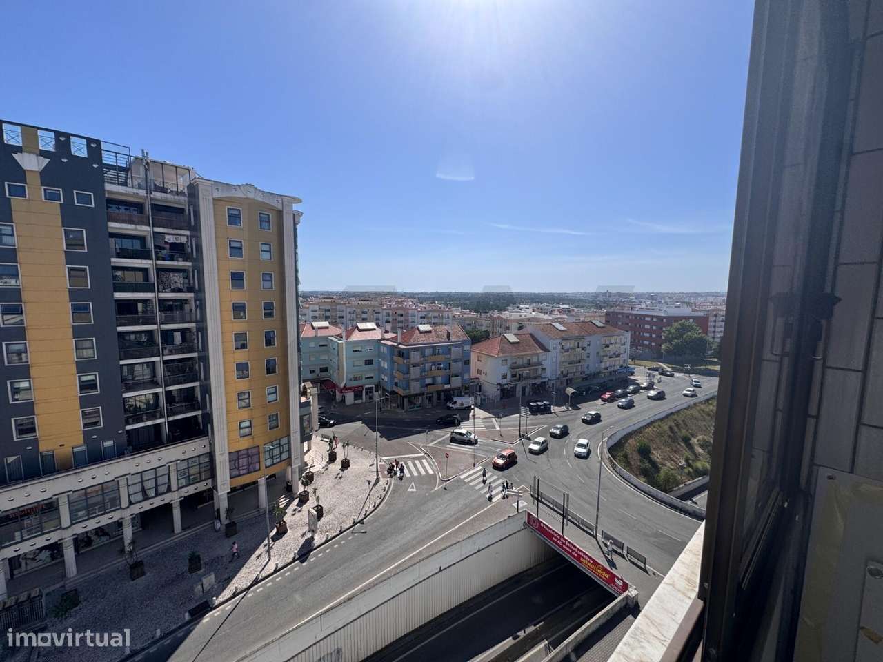 Apartamento T2+1 no centro da Cruz de Pau - Rua 25 de Abril-15