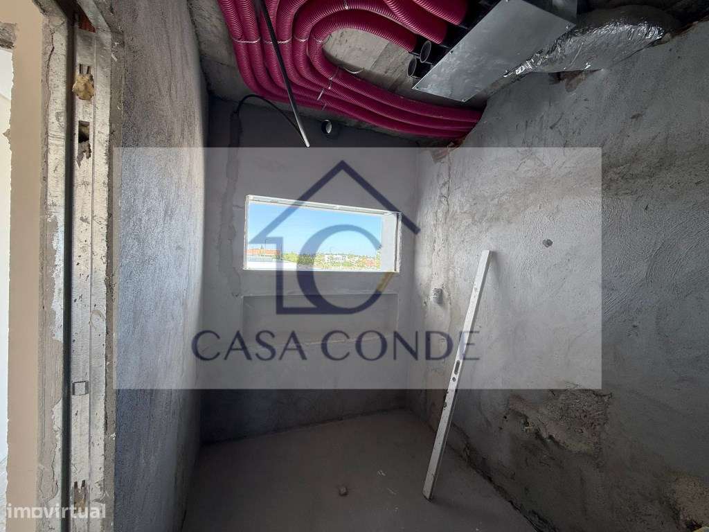 Moradia T4 Isolada Duplex em Azeitão com Piscina e Excelentes Acaba...-18