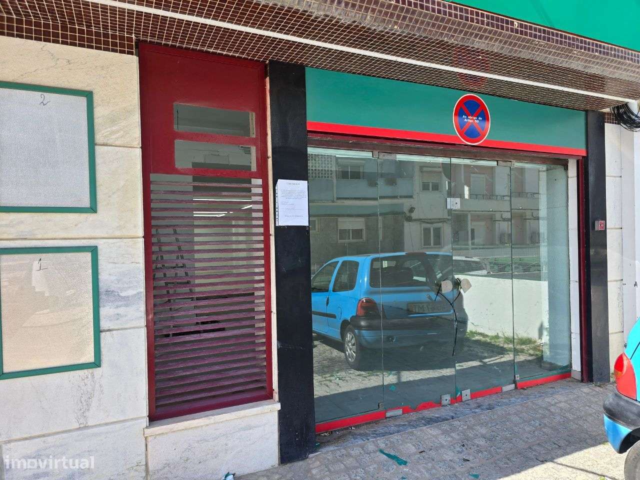 loja  com aprx.300 metros Almada com rendimento-12