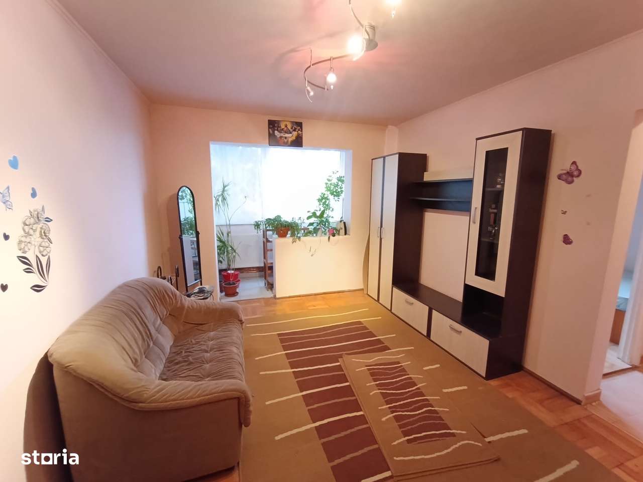 Apartament 2 camere cu centrala, Zona Romanilor.-0