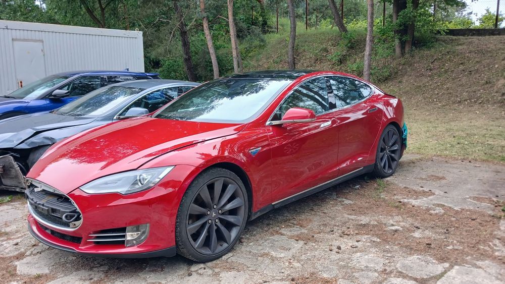 Tesla Model S Performance 2015