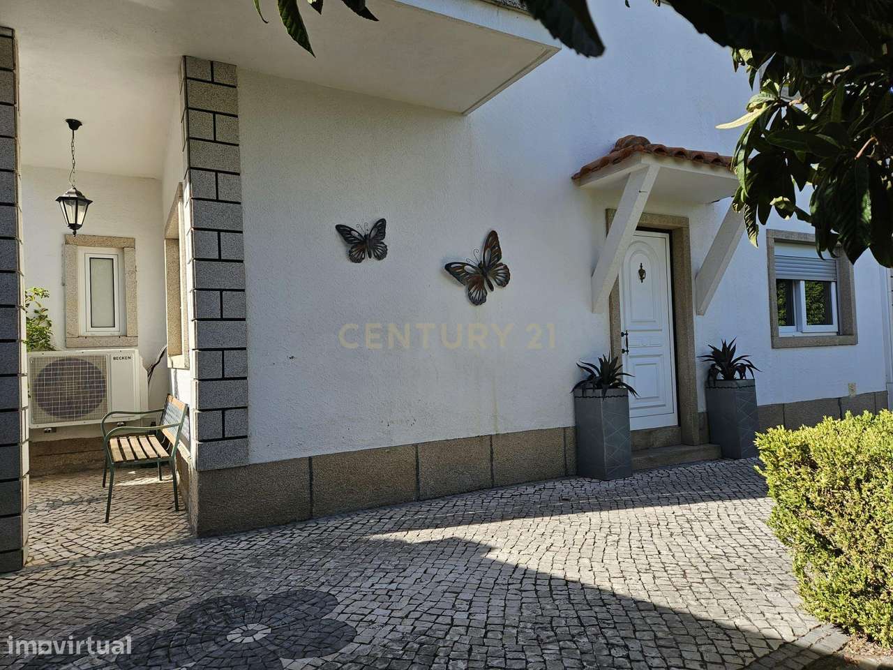 Moradia T5 com Terreno Urbano em Alcains - Grande imagem: 5/51