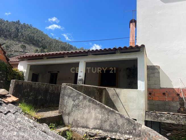 Moradia à Beira Rio – Oportunidade Única em Aldeia da Ana Viz-1