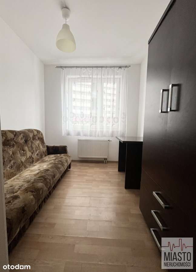 4 pokoje I piętro Osiedle Tysiąclecia budownictwo-4