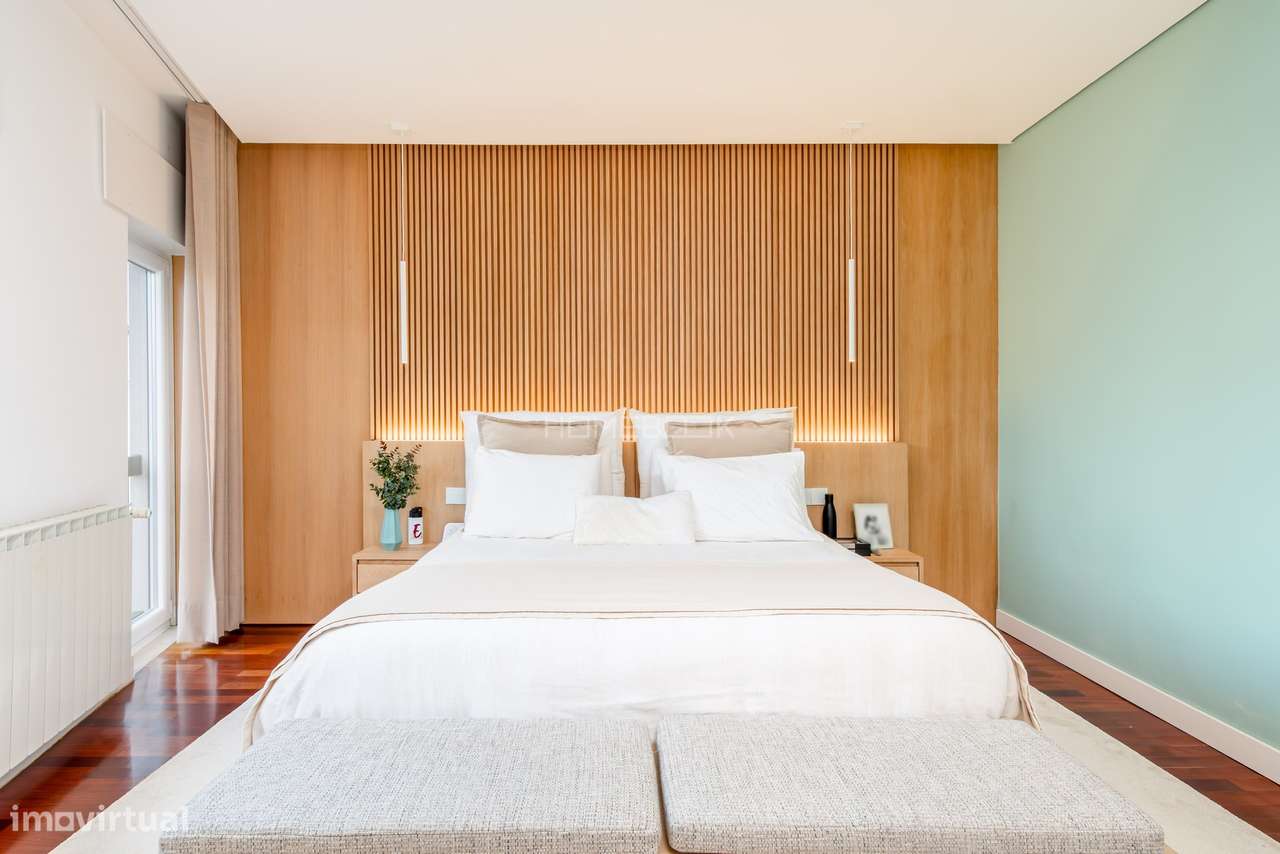 Moradia T5 renovada em condomínio fechado com piscinas, campo de ténis-39