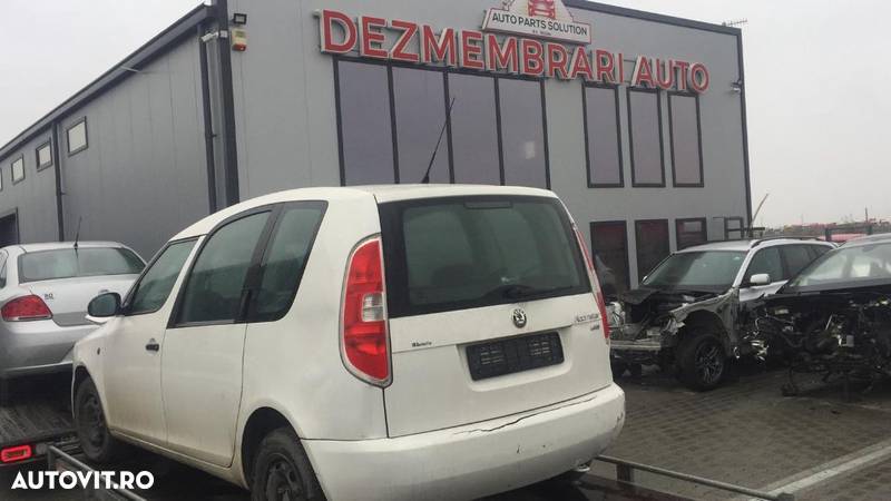 Dezmembram Skoda Roomster 1.2 benzina an fabr 2009 - 1