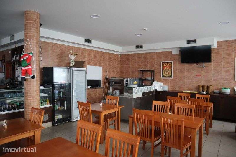 Vende-se ou Aluga-se Restaurante no Castanheiro do Ouro - Tarouca - Grande imagem: 4/12