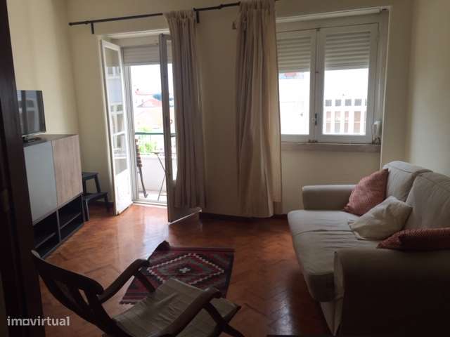 T1+1 Mobilado e com cozinha equipada - Grande imagem: 2/14