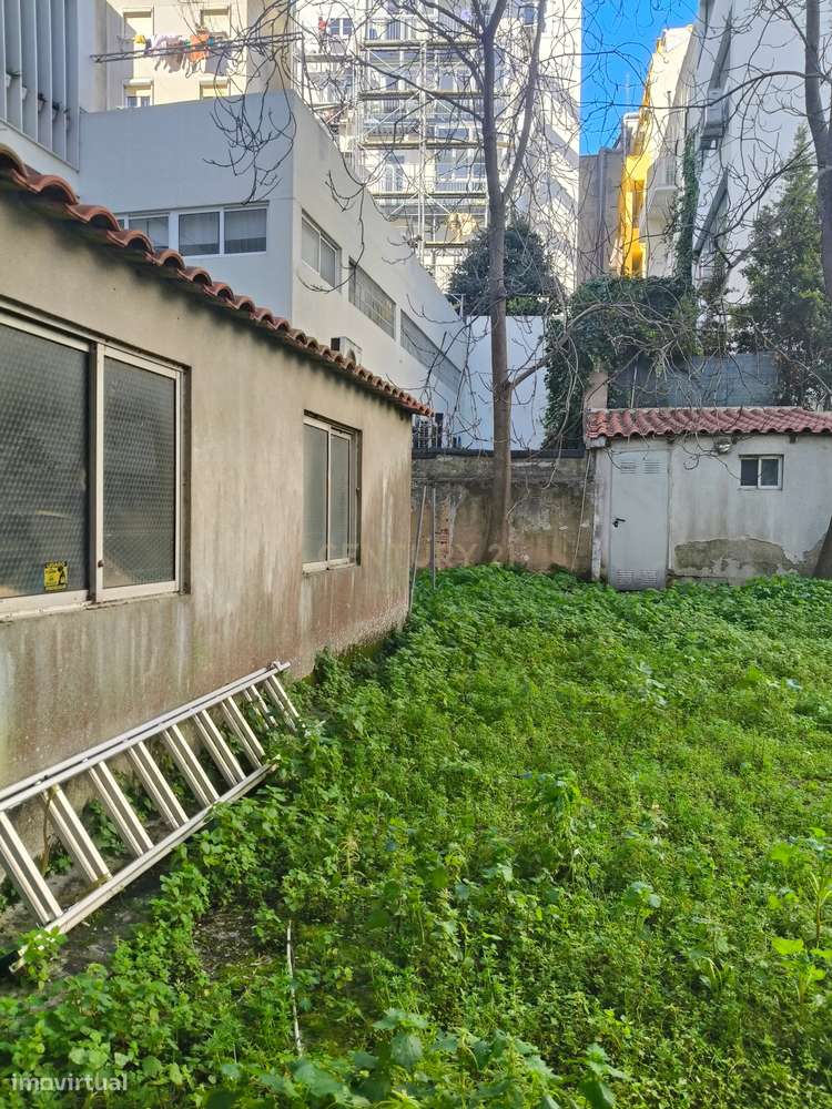 Apartamento com 75 m2 transformado actualmente em escritório-10
