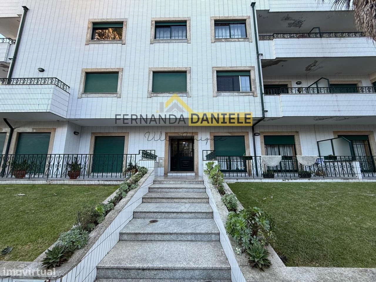 Oportunidade p/ investimento - Apartamento T2 com varanda em Fiães --23