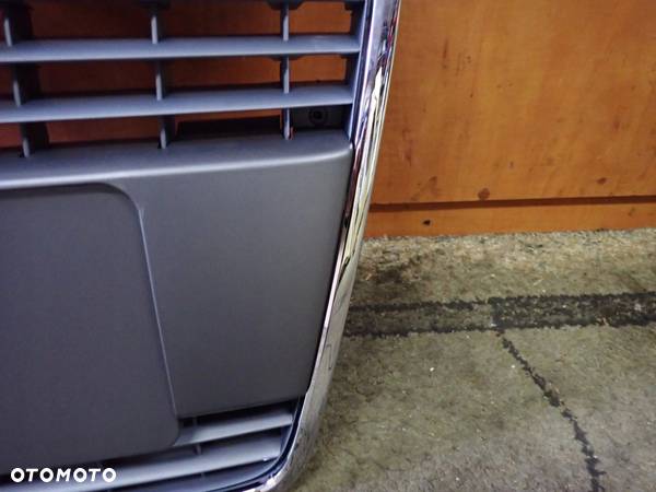 GRILL ATRAPA AUDI A4 B7 PIĘKNY BEZ PĘKNIĘĆ - 4