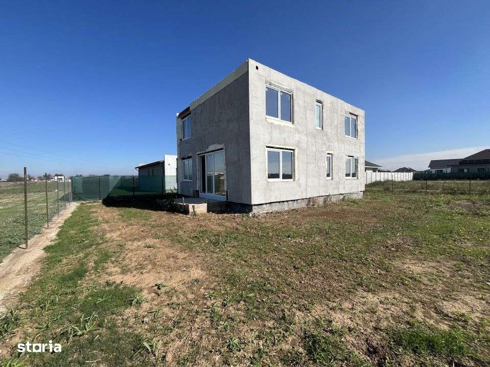 Casa la rosu in Santandrei – cu acces rapid spre Oradea - Imagine principală: 2/15