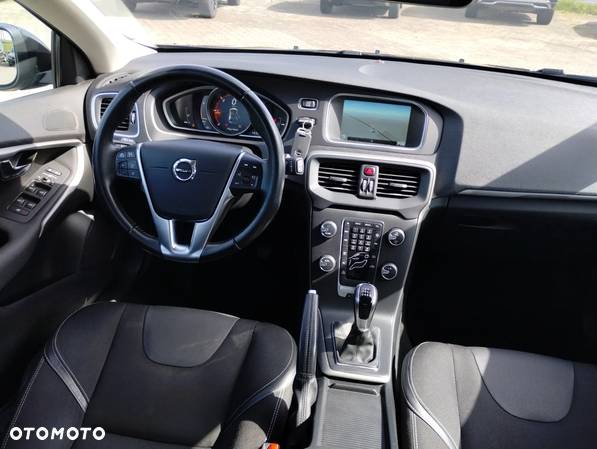 Volvo V40 D2 Drive-E Momentum - 13