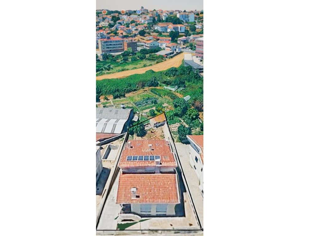 Moradia de 4 Frentes | 320 m² de Construção | Terreno com 496 m² | ...-20