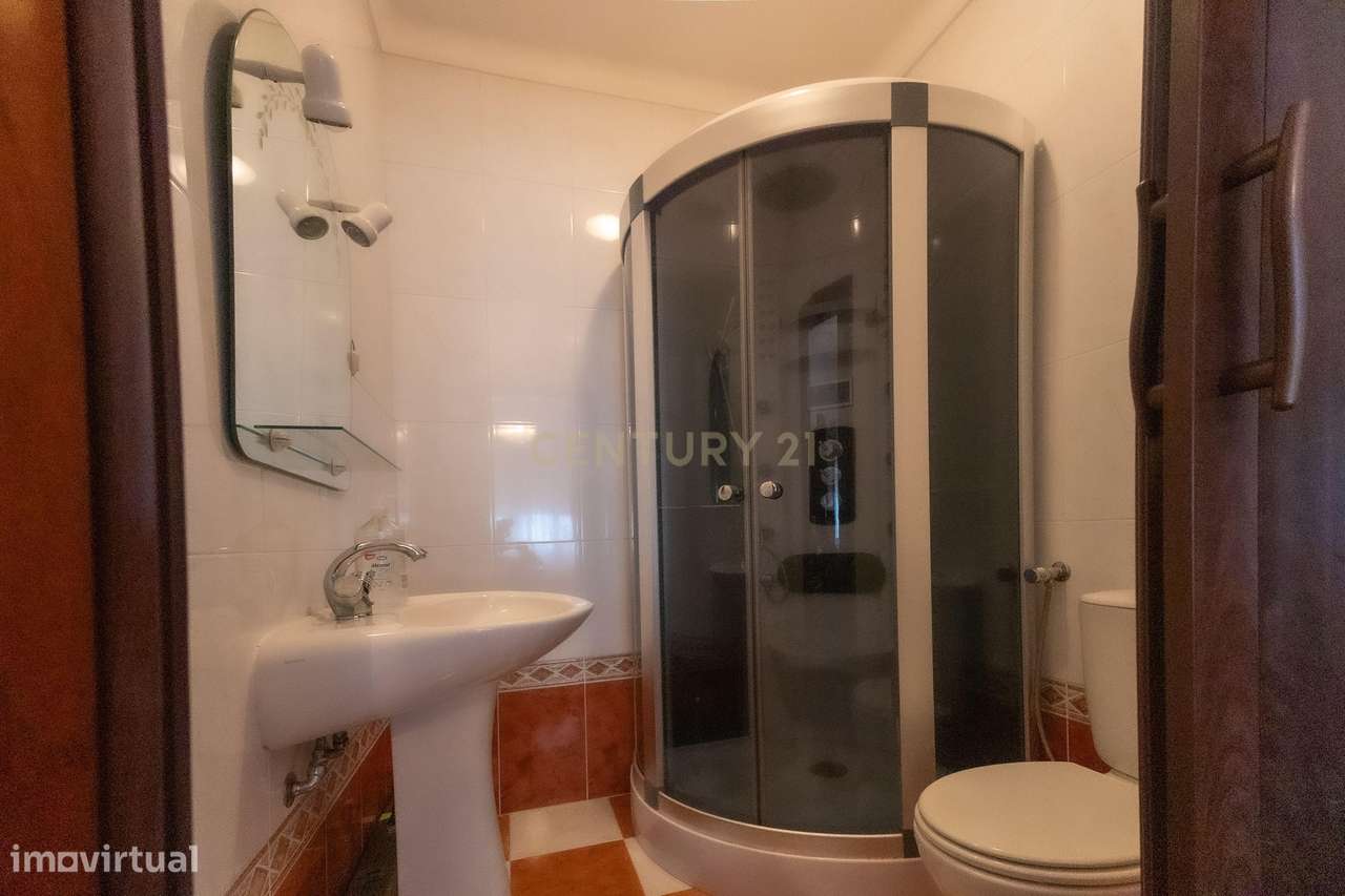 Moradia T3 com quintal, garagem e anexos no centro de Ervidel-18