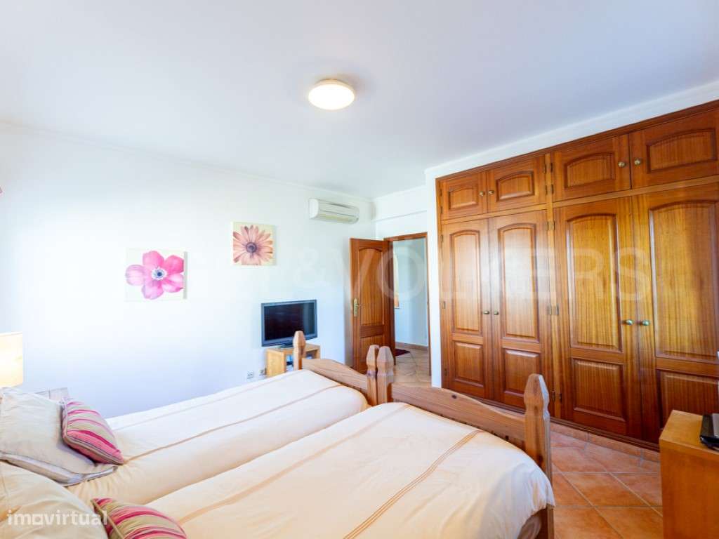 Moradia T3 com Piscina em São Brás de Alportel-23