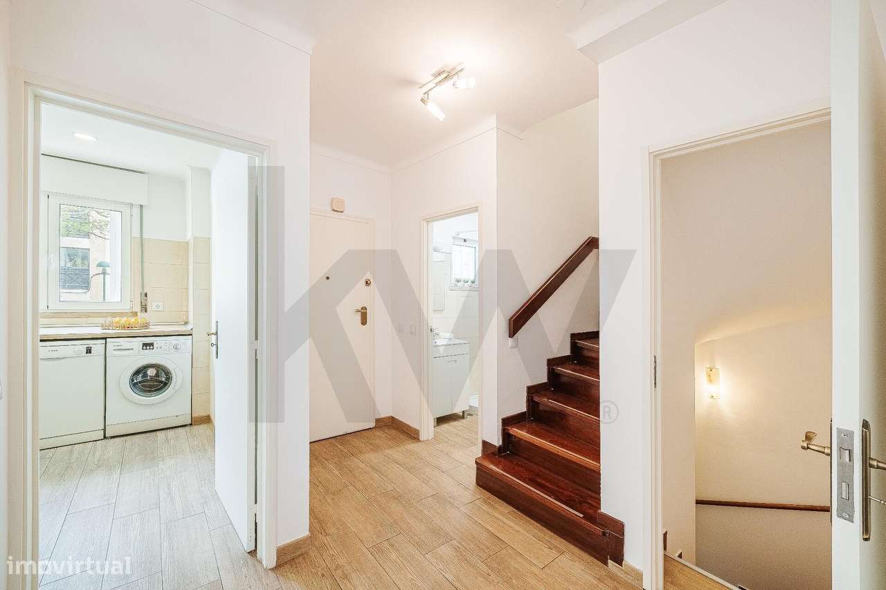 Moradia T3 em banda no Alto do Lagoal — luz natural, espaço e funciona-3