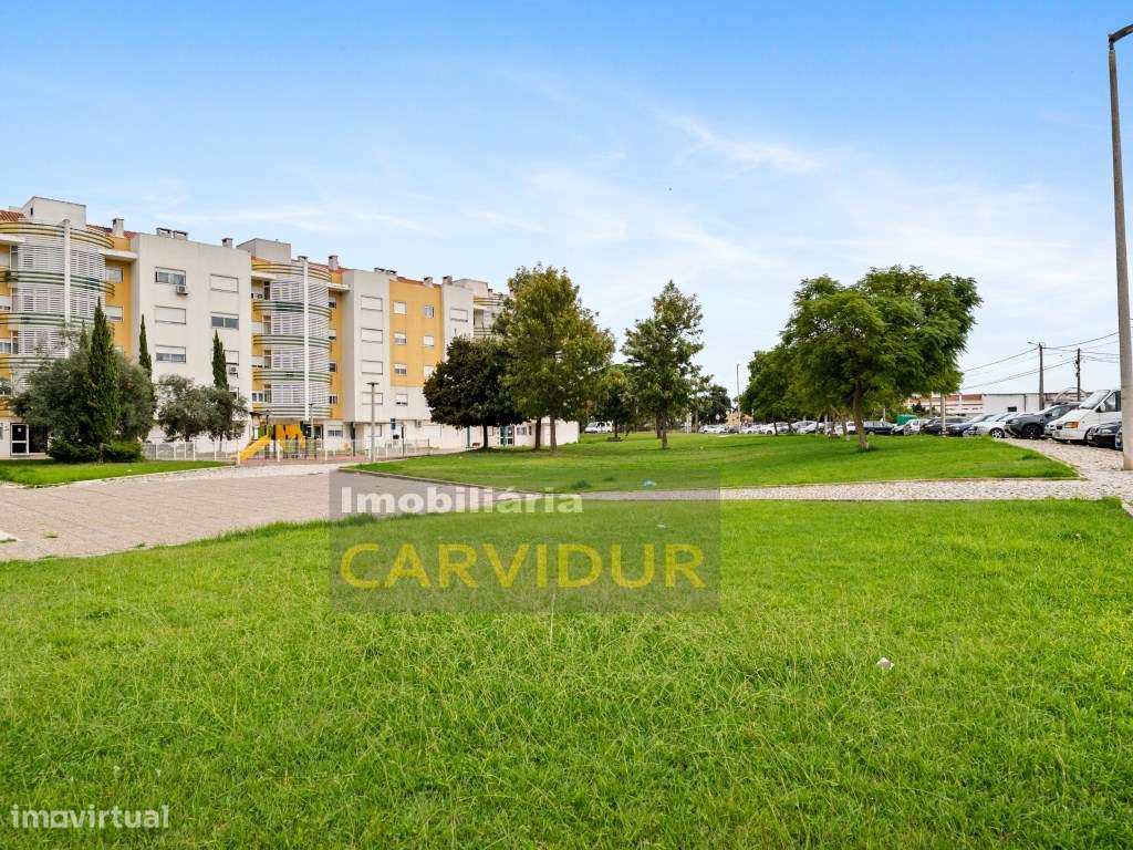 Barreiro/Vila Chã T2 com arrecadação e elevador-24