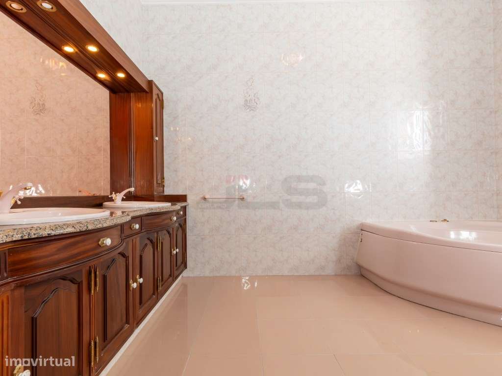 Moradia Imponente e Isolada nos Arrifes Privacidade, Espaço e Vista...-31