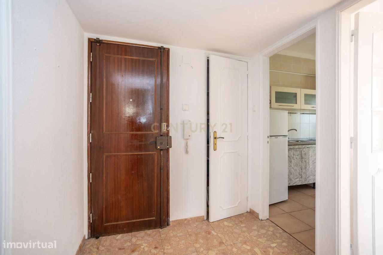 Apartamento T3 em Almada com Excelente Localização-7