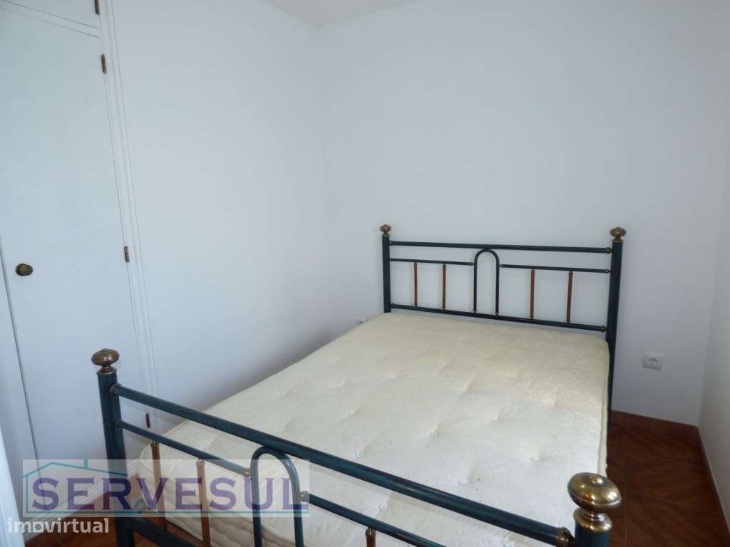 Casa Tradicional, com dois pisos, 4 quartos, dividida em duas habit...-29