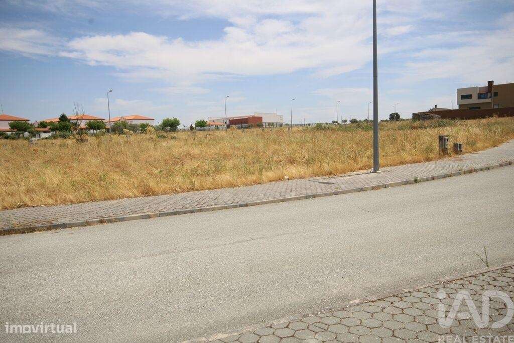 Terreno em Almeida de 611,00 m2 - Grande imagem: 4/30