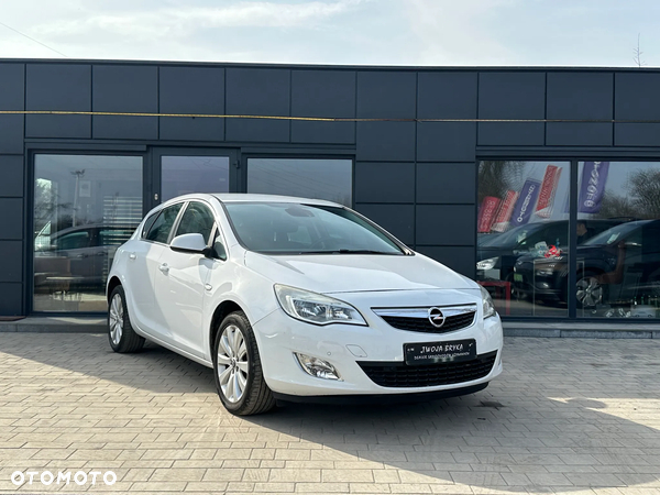 Opel Astra 1.4 ECOFLEX Cosmo - 2