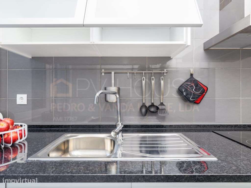 Apartamento T2 Benfica Rua Drº João de Barros nº25 r/c dt-10