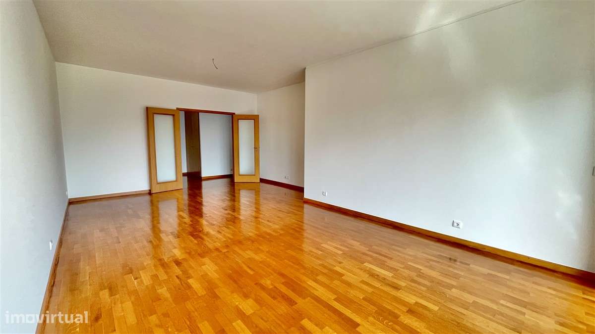 T3 Centro-Póvoa de Varzim-aparcamento-2