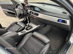 BMW Seria 3 318i - 25