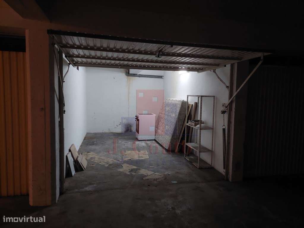 Garagem no centro da cidade - Grande imagem: 2/2