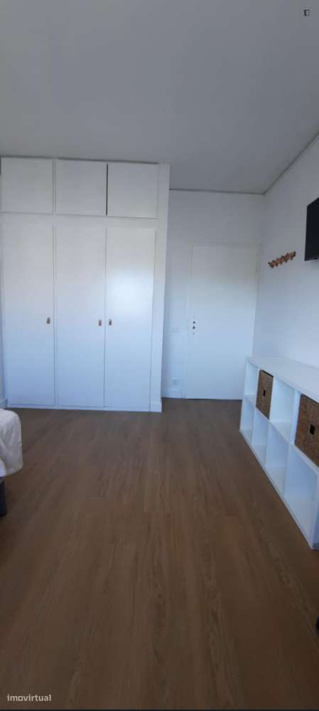 Quarto - localizado em Paranhos Porto - Grande imagem: 5/21